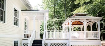 Stowe-Away B-1 bedroom Luxury Apartment