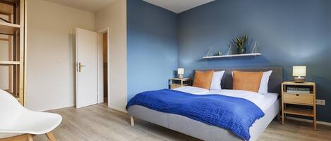 2 chambres, fer et planche à repasser, Wi-Fi gratuit, draps fournis