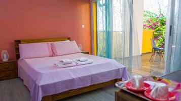 Room, 1 Bedroom, Smoking, Balcony | 1 bedroom