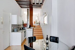 Fridge, microwave, oven, cookware/dishes/utensils - Elegant Appartement at Saint Germain Des Prés in the Heart of Paris (Paris)