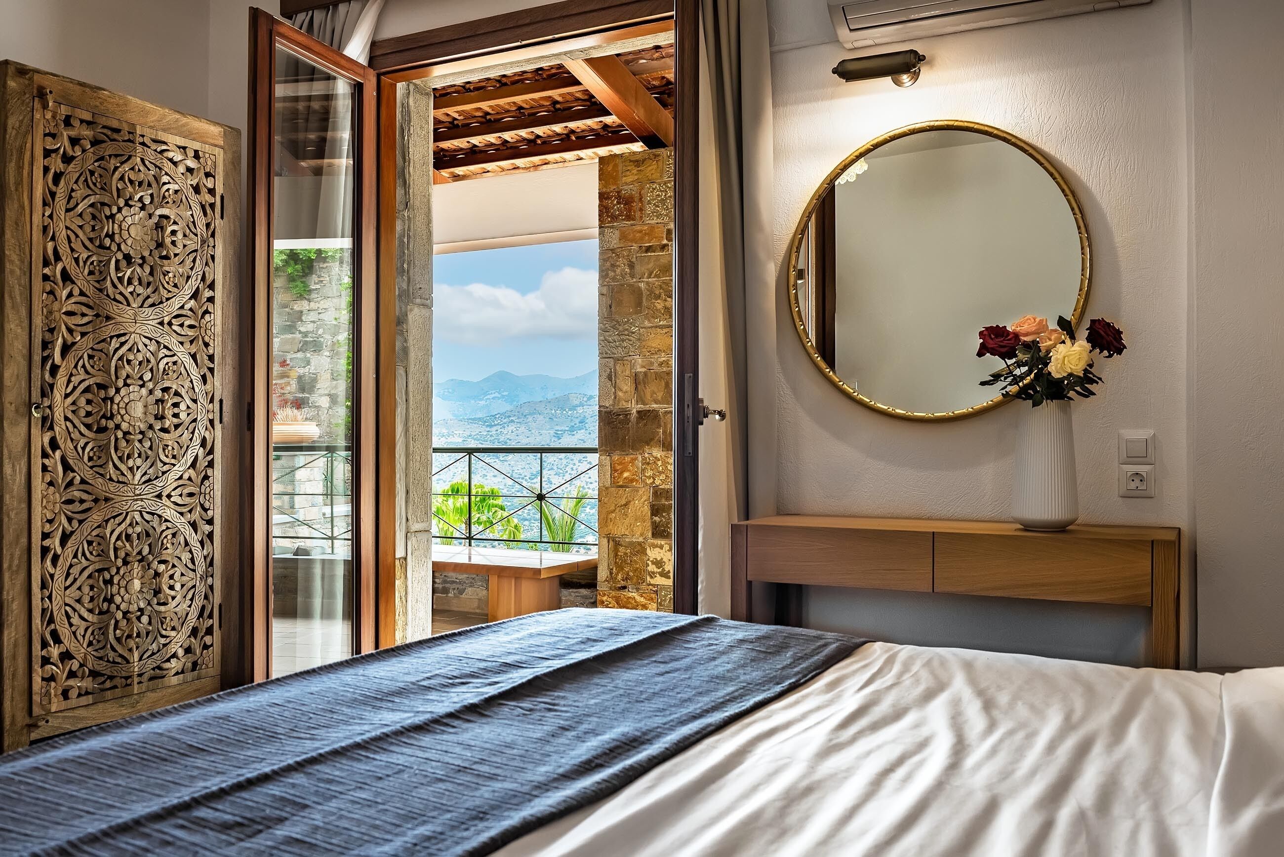7 bedrooms, iron/ironing board, WiFi, bed sheets