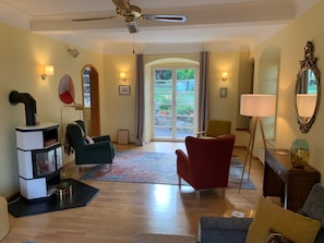 Smart TV, books, music library, stereo - Vacation home Residence Herrengarten Haardt (Neustadt an der Weinstraße)