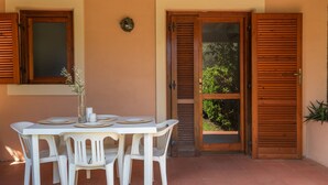 Apartment, 3 Bedrooms, Balcony | Outdoor dining