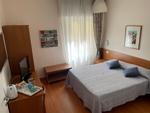 Standard Double Room | Free WiFi - Hotel Stazione del Sole (Albenga)