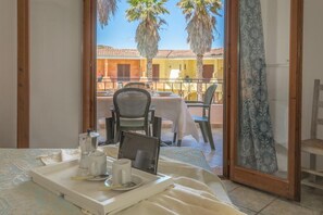 Apartment, 2 Bedrooms, Balcony | Dining