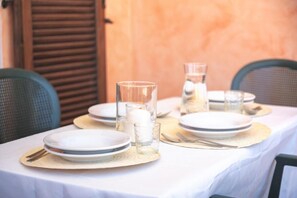 Departamento, 2 habitaciones, balcón | Restaurantes