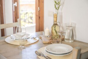 Apartamento, 2 habitaciones, balcón | Restauración