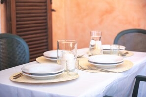 Departamento, 2 habitaciones, balcón | Restaurantes