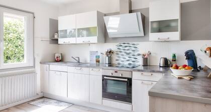 Wide open spaces in Plovan - 6 People