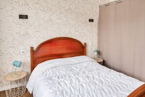 3 bedrooms, iron/ironing board, free WiFi