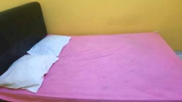 Standard Double Room | Desk, laptop workspace, bed sheets