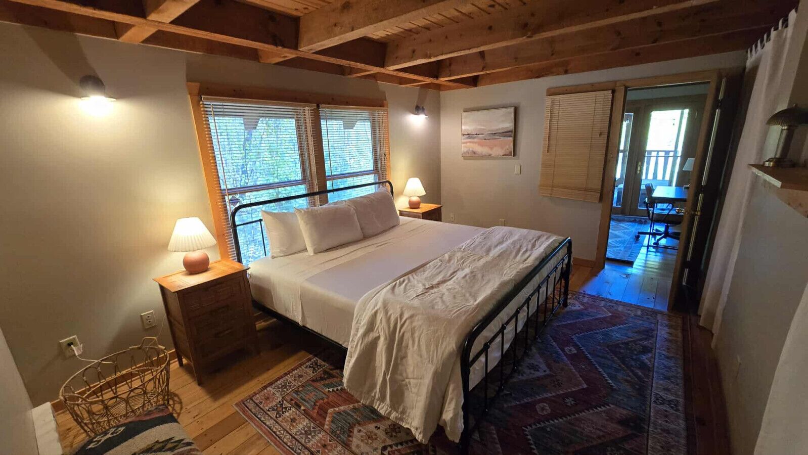 3 habitaciones, escritorio, wifi gratis y ropa de cama 