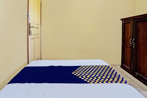 Habitación doble | Escritorio, wifi gratis y ropa de cama 