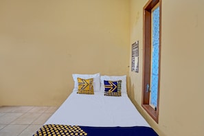 Habitación doble | Escritorio, wifi gratis y ropa de cama 