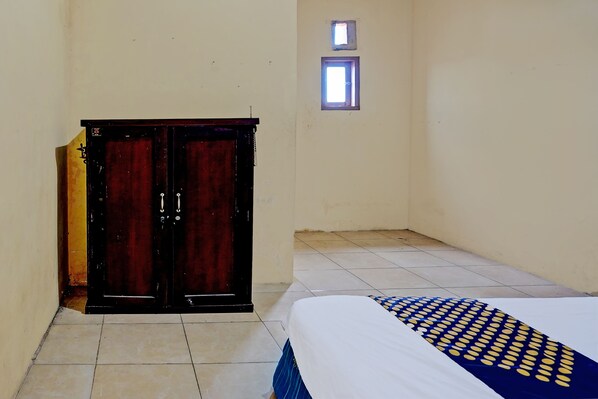 Habitación doble | Escritorio, wifi gratis y ropa de cama