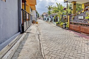 Front of property - Hotel O Lili Kost SyariahNearKetapang Royal City (Banyuwangi)