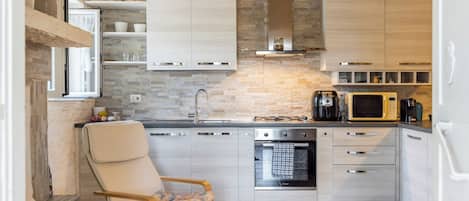 Fridge, microwave, oven, stovetop