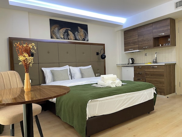 Premium bedding, in-room safe, desk, iron/ironing board