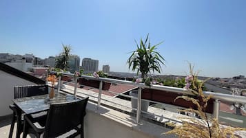 Penthouse có tầm nhìn toàn cảnh, quang cảnh thành phố | Hiên