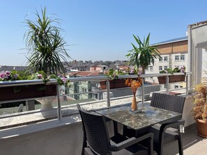 全景頂層客房, 城市景 | 露台/庭院