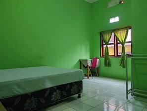 Standard Double Room | Free WiFi, bed sheets - Hotel O Penginapan Syariah Al Syifa (Kendari)