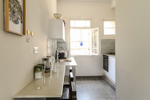 Private kitchen - Vintage Charm 1BR Apt w Balcony & View (Haifa)