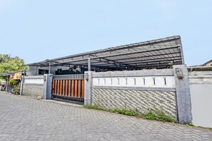 Front of property - Hotel O Lestari Syariah (Sidoarjo)