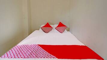 Habitación Deluxe doble | Escritorio, wifi gratis, ropa de cama