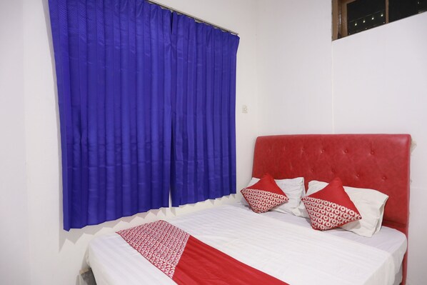 Deluxe Double Room | Desk, free WiFi, bed sheets - Hotel O Octav Homestay (Batam)