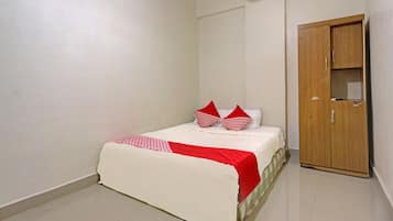 Deluxe Double Room | Desk, free WiFi, bed sheets
