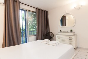 Apartment | 1 bedroom, iron/ironing board, free WiFi - Kallithea Charming New 1BR Apartment (Kallithea)