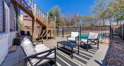 Artistic apartment with pool, 5-min to downtown