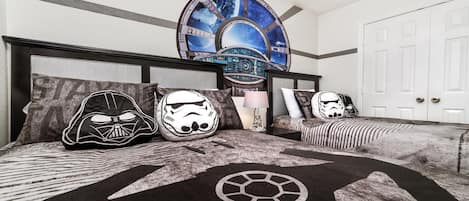 6 bedrooms, iron/ironing board, free WiFi, bed sheets