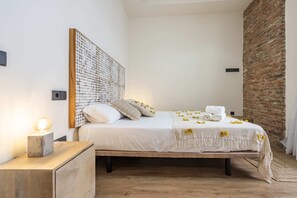 Superior Apartment | Individually decorated, laptop workspace, blackout drapes, soundproofing - Pasaje Chinitas 1628 (Málaga)