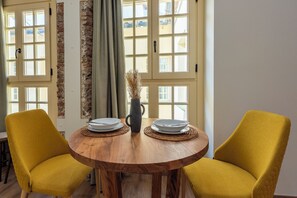 City Apartment | Living area | Flat-screen TV - Pasaje Chinitas 1628 (Málaga)