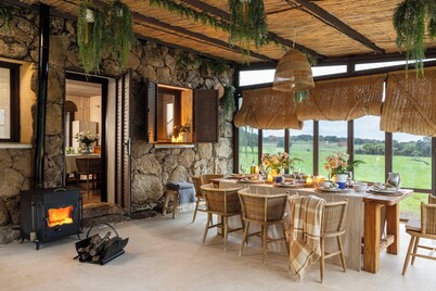 Renovated house with pool on a private in Toledo. Views of the Sierra de Gredos.