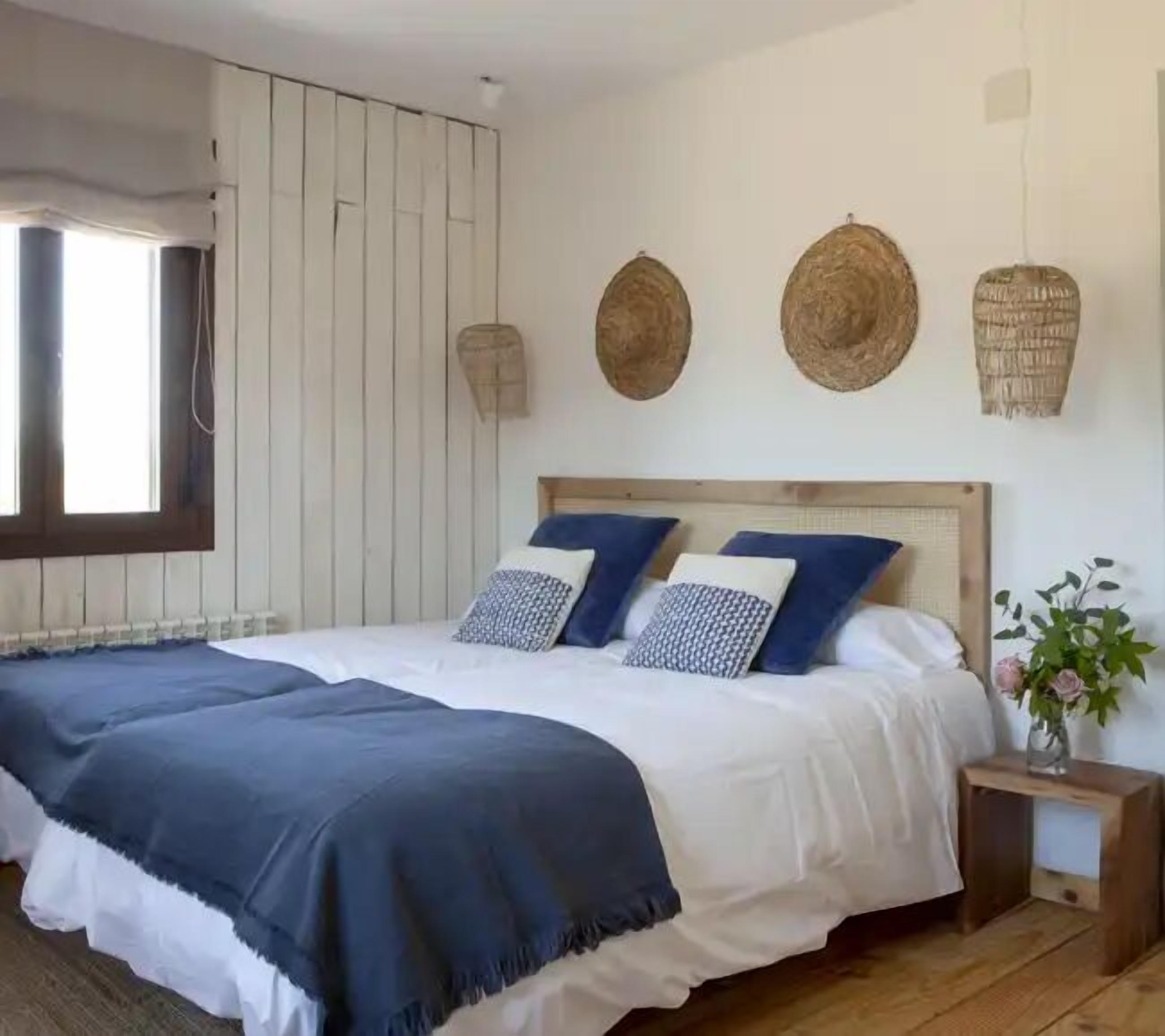 4 slaapkamers, een strijkplank/strijkijzer, wifi