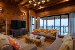 Luxury Villa, 2 Bedrooms | Living area