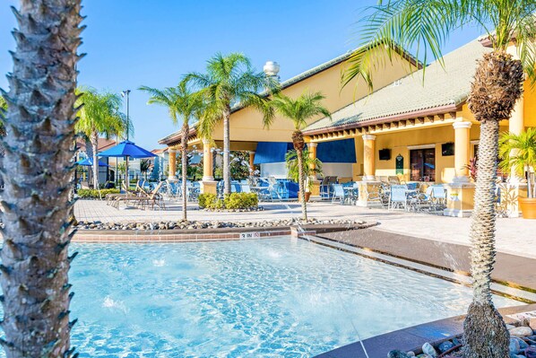 Outdoor pool - Gated Resort, Pool, Near Disney & Universal! (Kissimmee)