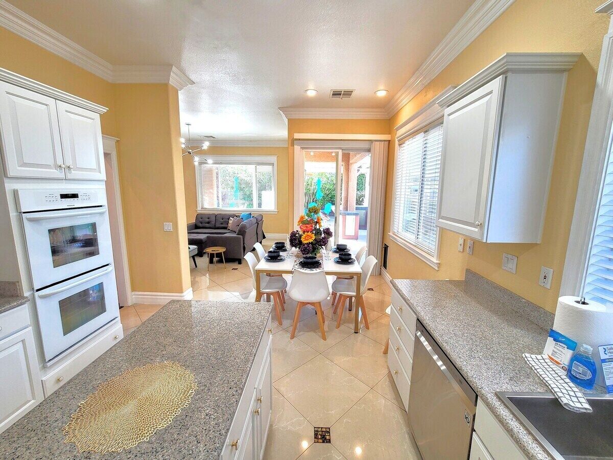 #22 Grand Villa w/Pool & Spa:Mins to LV Strip/I215
