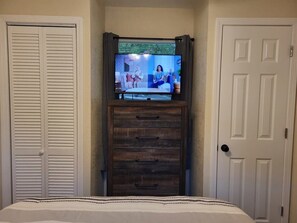 1 chambre, fer et planche à repasser, Wi-Fi, literie fournie