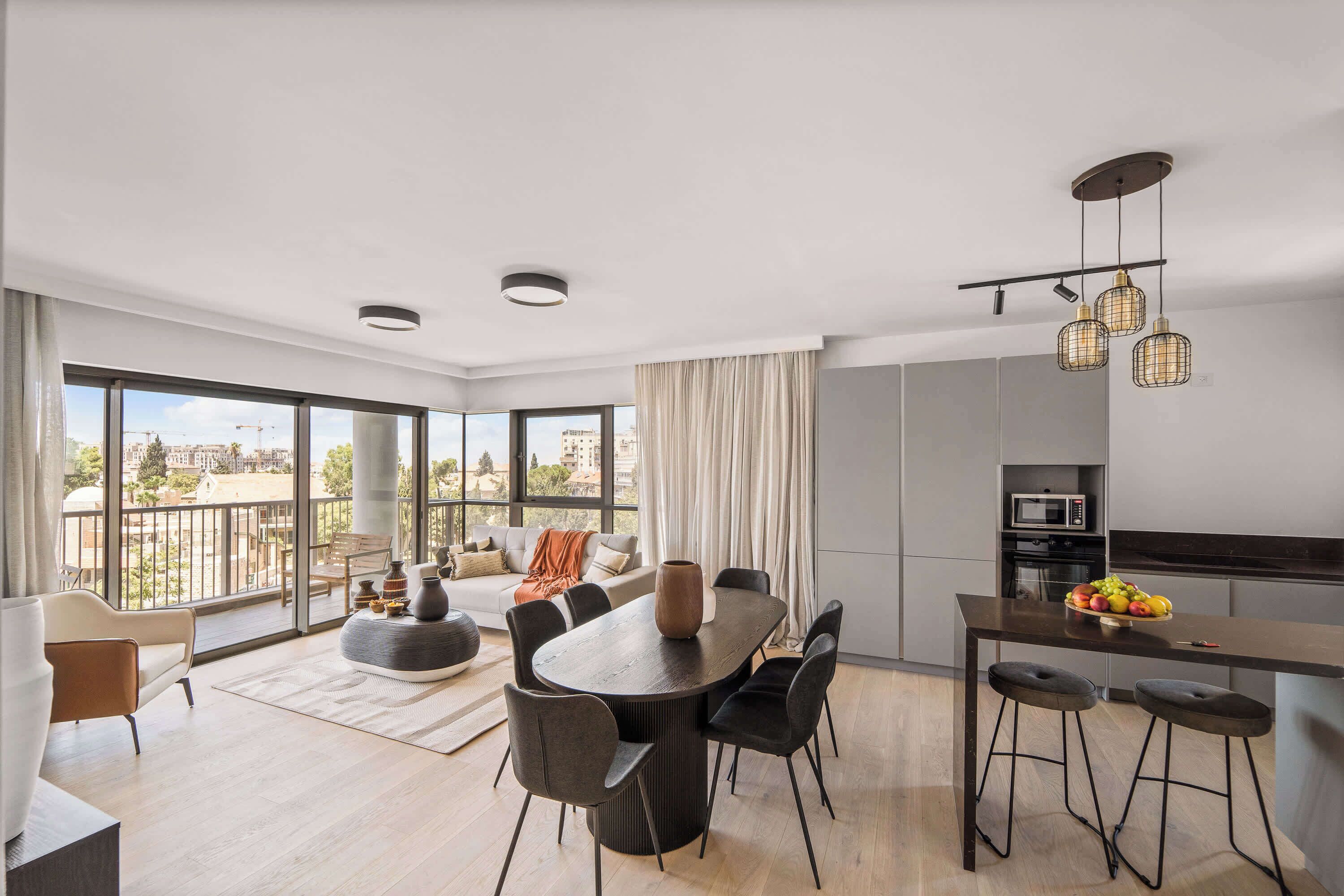 Een televisie en een kantoor