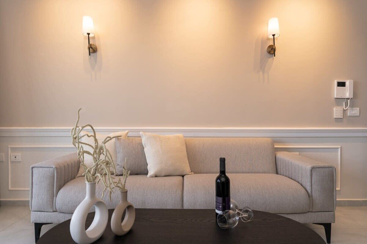 Charming 1bdr Gem With Astonishing Views Overlooking The Historic Town - By Isrentals - Jerusalem