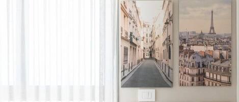 1 Schlafzimmer, Schreibtisch, Bügeleisen/Bügelbrett, Reisekinderbett