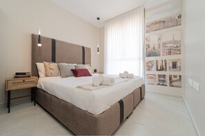 1 Schlafzimmer, Schreibtisch, Bügeleisen/Bügelbrett, Reisekinderbett