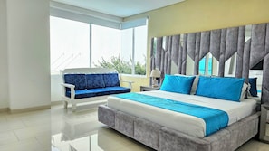 Suite Junior | 1 kamar tidur, seprai premium, minibar, dan brankas