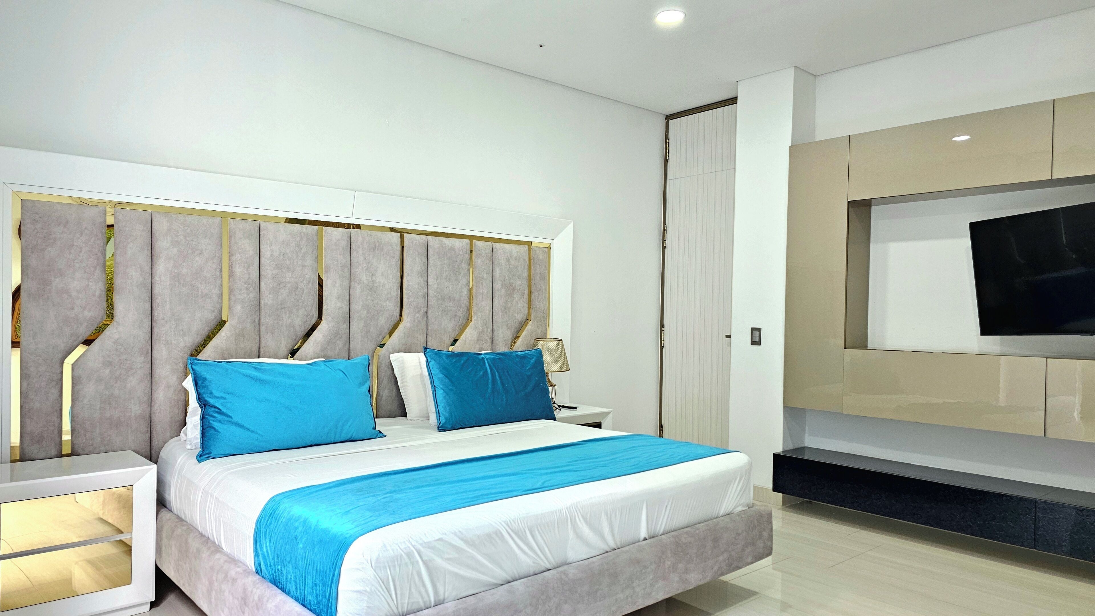 Suite Elite | 1 dormitorio, ropa de cama de alta calidad, minibar y caja fuerte