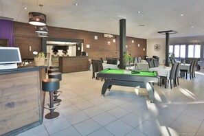 Bar (on property) - Meublé Familial (Saint-Christol)