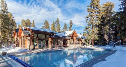 Breckenridge Condo, Walk to Lift & Downtown, Free Parking, Pool & Hot Tubs
