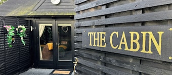 Luxury Cabin Perfect for Stansted Airport and Short Stays in the Country Side